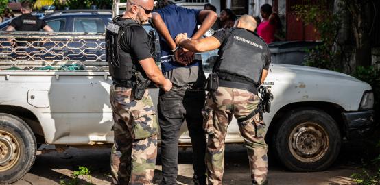 Trafic, meurtres, extorsions : la justice condamne des membres d'une faction brésilienne en Guyane