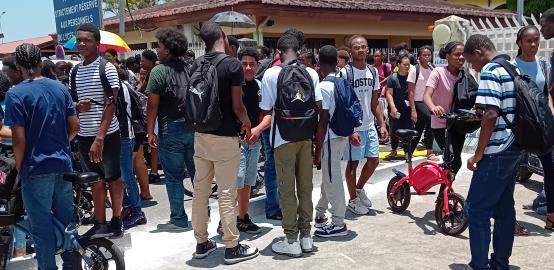 Lycée Félix Éboué : des élèves réclament de meilleures conditions pour déjeuner