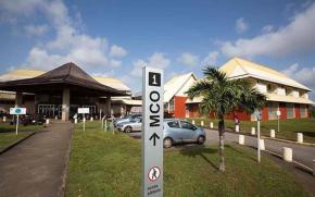 Mort d'une fillette oubliée dans une voiture