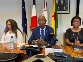 Gabriel Serville dénonce un « désaccord profond avec l’État » après la visite de Naïma Moutchou