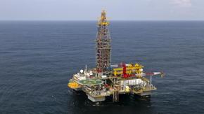 Relance des hydrocarbures en Outre-mer : le texte controversé adopté en commission au Sénat