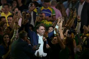 "Je peux être plus calme" : Flavio Bolsonaro, fils de l'ancien président, investi en tant que candidat à l'élection présidentielle au Brésil
