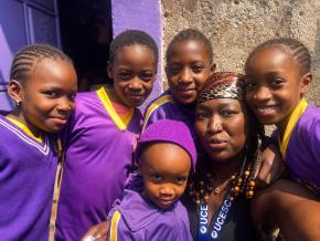 Une enseignante guyanaise en mission humanitaire au Kenya lance une cagnotte pour soutenir des jeunes filles