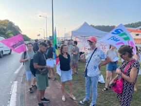 Le mouvement national " Bloquons tout " avec le collectif " Indignons-nous " se fait entendre à Suzini